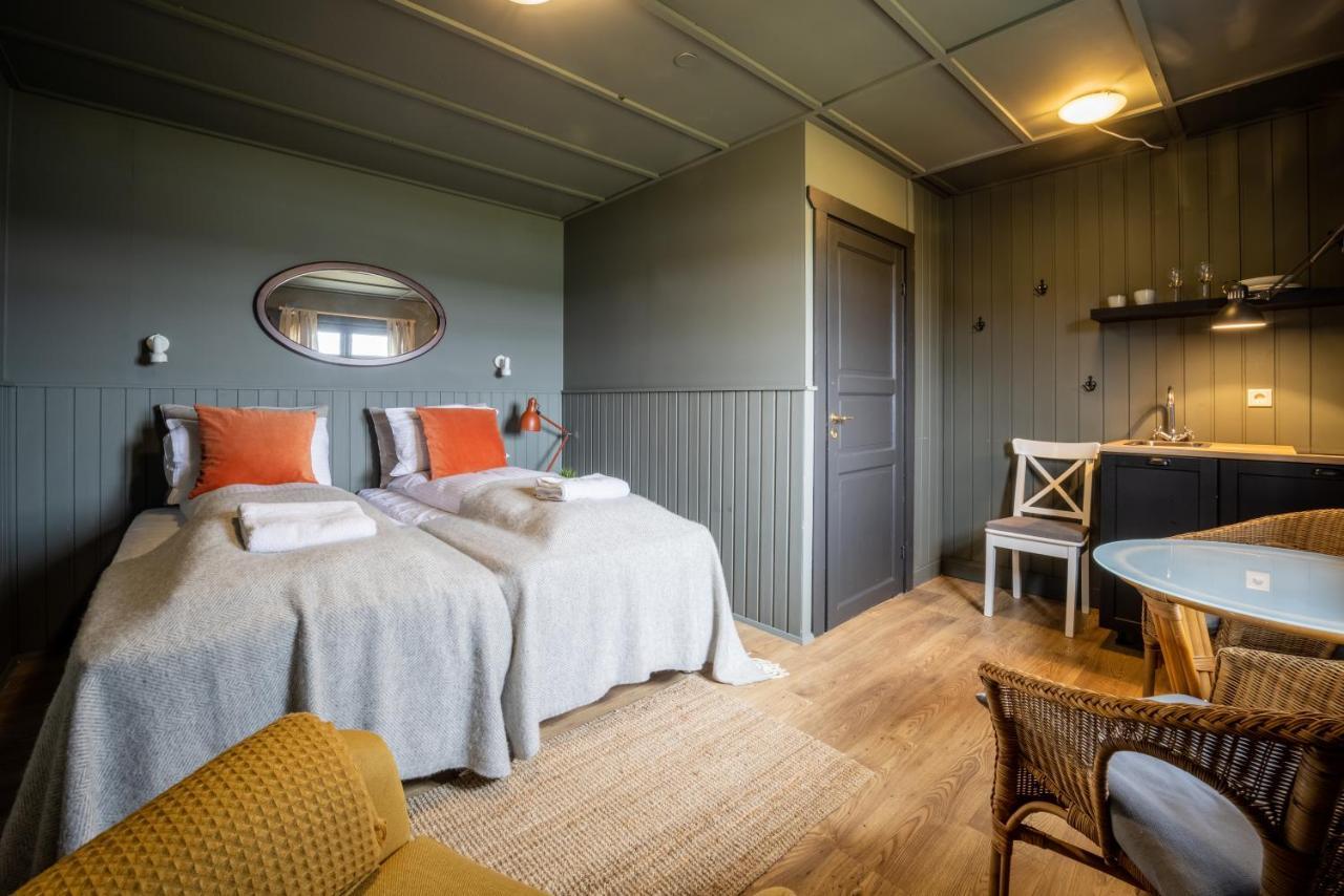 Riverfront Lodge Hella Bagian luar foto