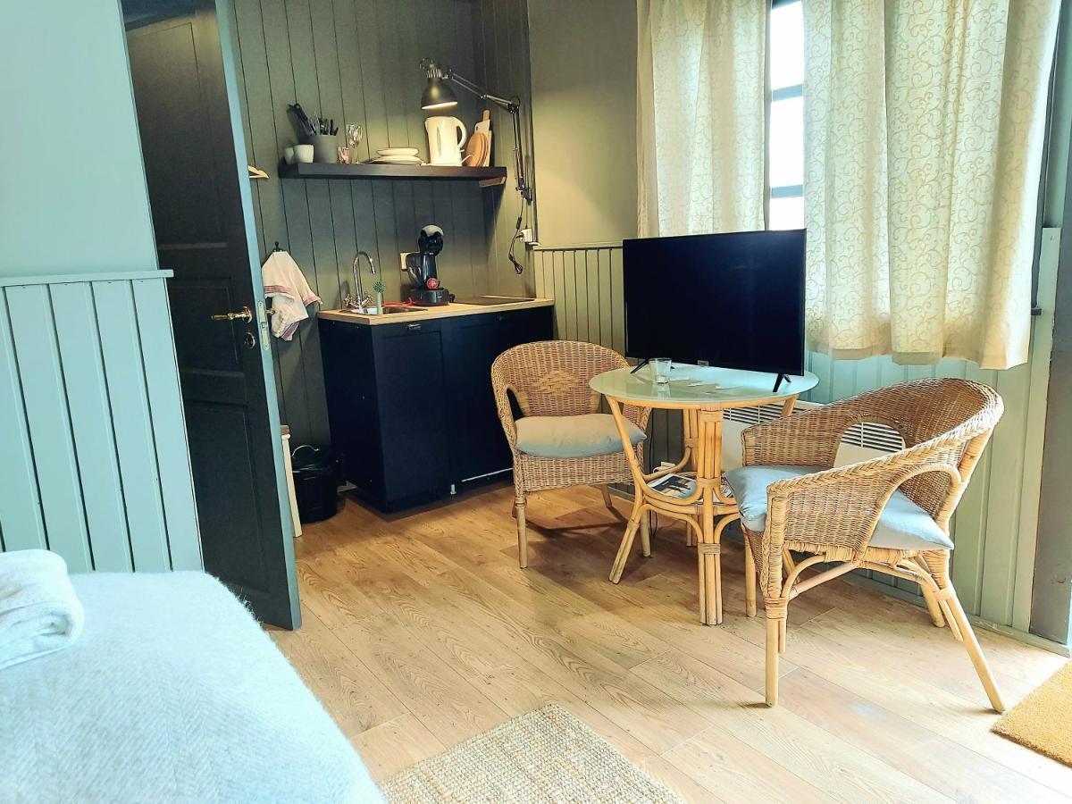 Riverfront Lodge Hella Bagian luar foto