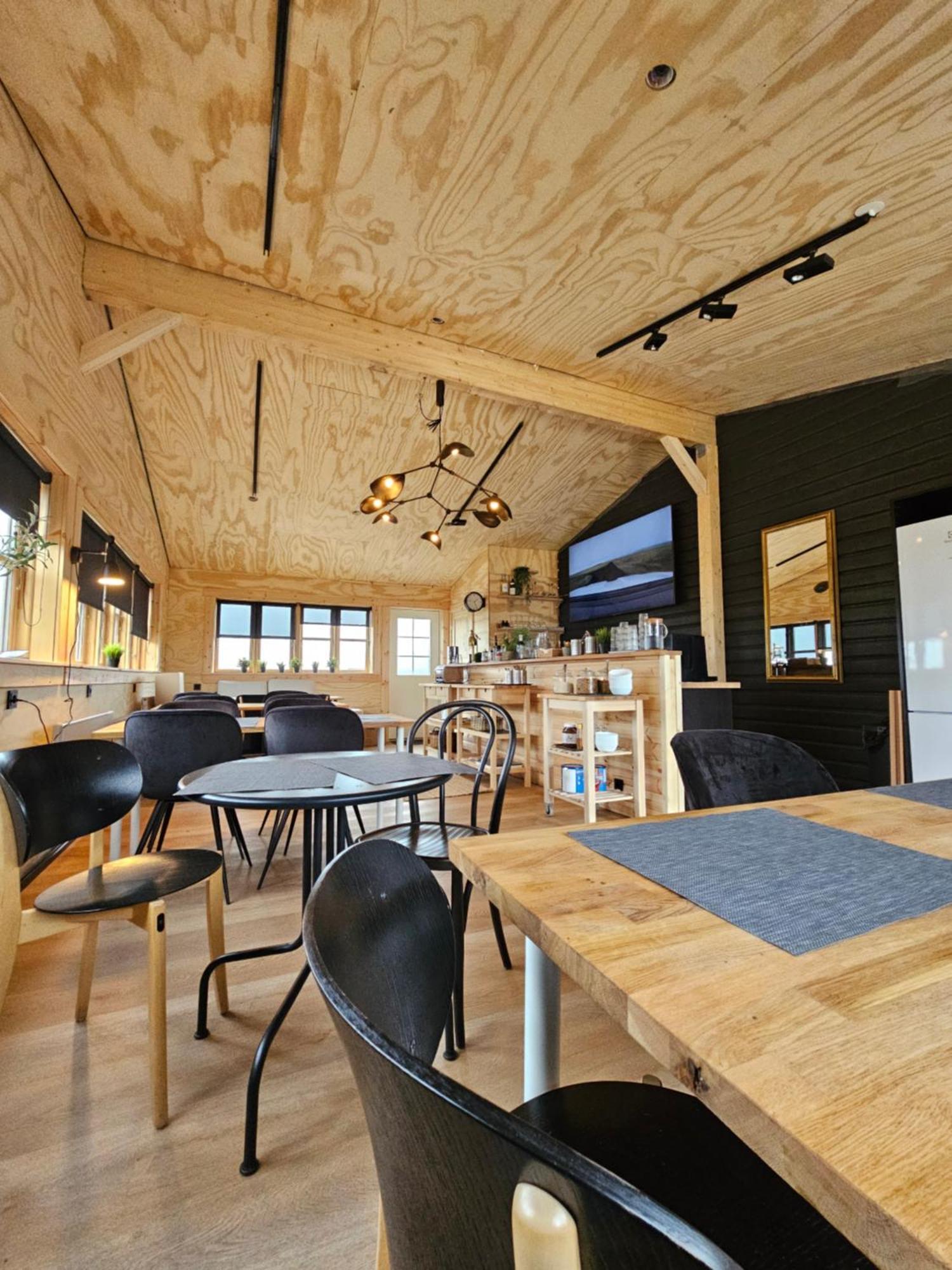 Riverfront Lodge Hella Bagian luar foto
